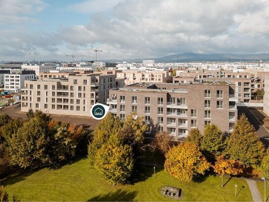 Traumhafte Aussichten: 3-Zimmer-Wohnung mit Skylineblick und Dachterrasse