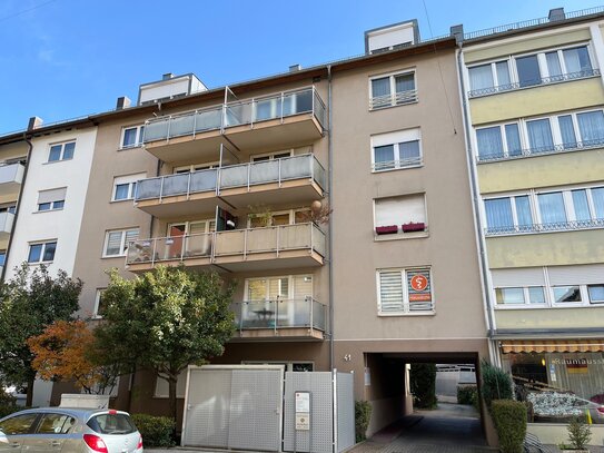 Schön geschnittene 3-Zimmer-Wohnung mit Balkon in Nürnberg zu verkaufen