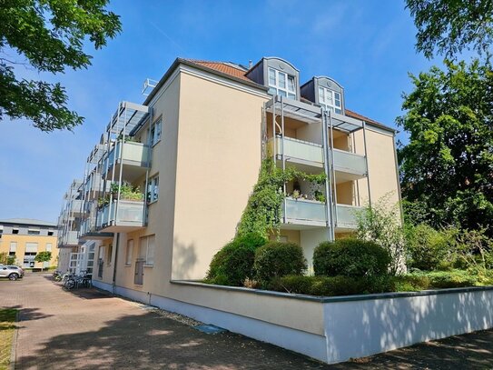 Charmante freie 1,5-Zimmer-Maisonette-Wohnung im Dachgeschoss! EBK! Terrasse! Stellplatz!