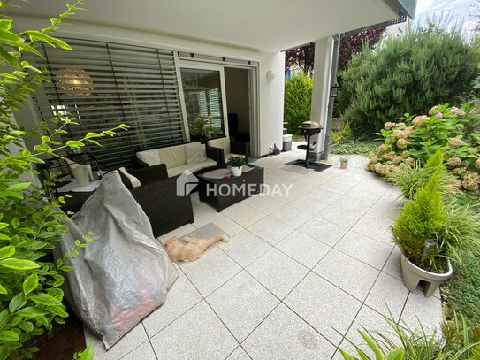 Moderne Erdgeschosswohnung mit Terrasse: Komfortabel und barrierefrei in stilvollem Wohnambiente