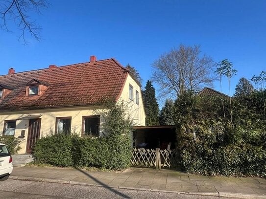 Steenkampsiedlung: Große DHH mit schönem Garten und Carport