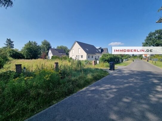 IMMOBERLIN.DE - Toplage! Südwärts unbebautes Baugrundstück beim Ortszentrum