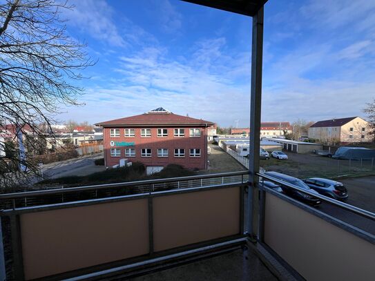 Helle 4-RW - Balkon - PKW-Stellplatz - Tageslichtbad mit Wanne und Dusche