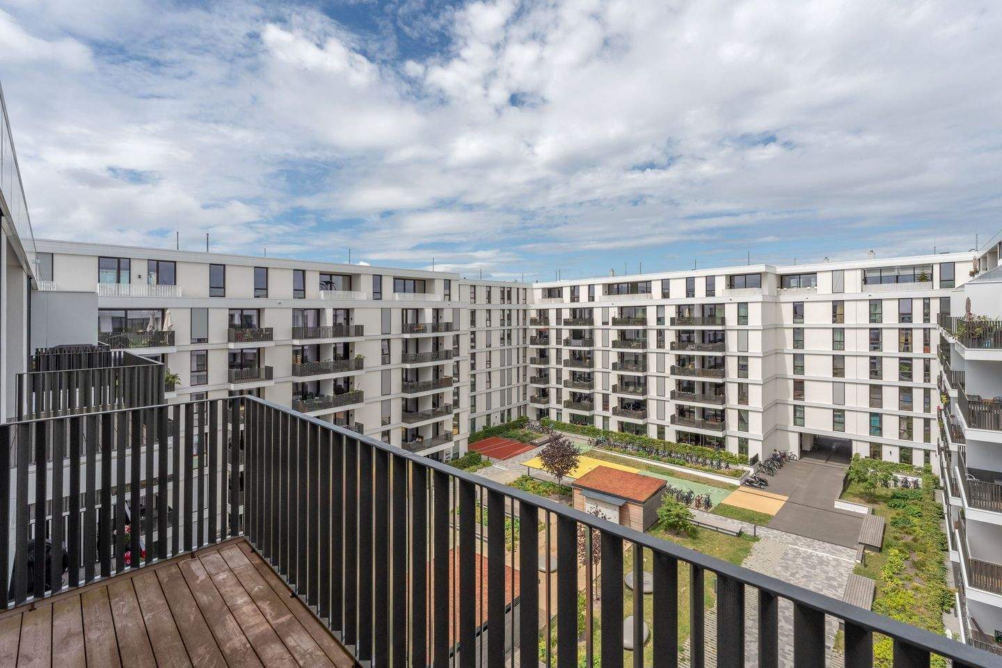 Wunderschöne * 3 Zimmer Wohnung * Balkon * TG SP mit E-Anschluss * Einbauküche * Frei ab 01.08.2026 - Photo 1