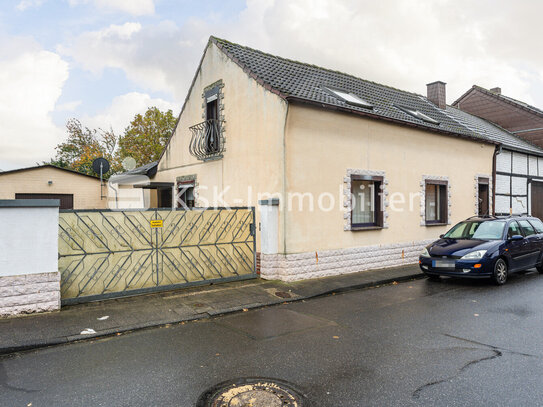 Einfamilienhaus mit großem Grundstück in Niederembt.