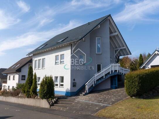 Vielseitiges Einfamilienhaus mit Einliegerwohnung und Weitblick in ruhiger Lage