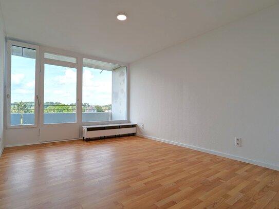 == H == RENOVIERTE WOHNUNG MIT BEEINDRUCKENDEM WEITBLICK ÜBER´S TAL! == H ==