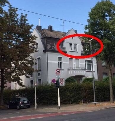 Schöne Dachgeschosswohnung in gepflegtem Altbau nahe Krefeld Zoo