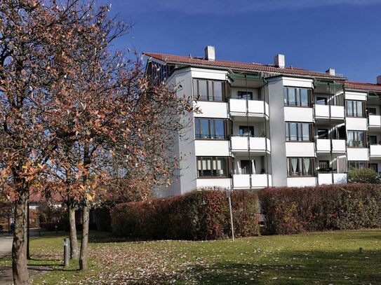 Sonnige Dachgeschosswohnung (ohne Schrägen) mit großem Süd-Balkon....