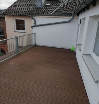 **4-Zimmer Dachgeschoss Wohnung im Zentrum mit großer Dachterrasse**