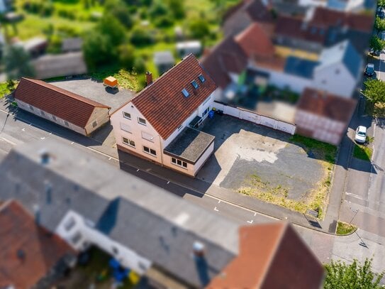 Wohn- und Geschäftshaus mit zusätzlichem Bebauungspotenzial in Fernwald-Steinbach