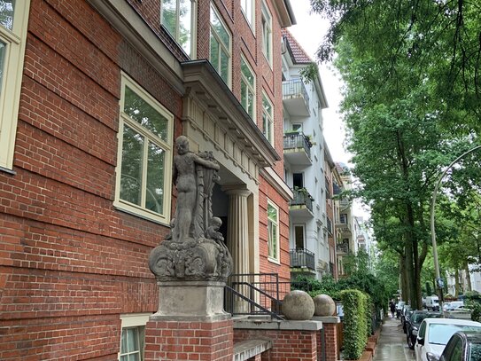 Sanierte 2-Zimmer-Wohnung vis-à-vis zur Oster- und Lutterothstraße mit großer Terrasse!