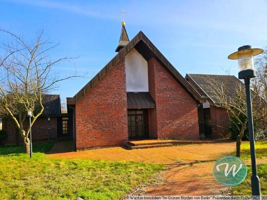 Gelegenheit Nr. 34 Saalbau/ Kirche auf parkähnlichem Grundstück in Friedland (MV)