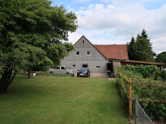 Charmantes Zweifamilienhaus in Hüllhorst-Oberbauerschaft!