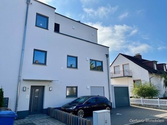 Großzügige 3-ZKB-Erdgeschosswohnung m. Terrasse, Stellpl. u. Garage, Koblenz-Asterstein. Terminanfragen nur online.