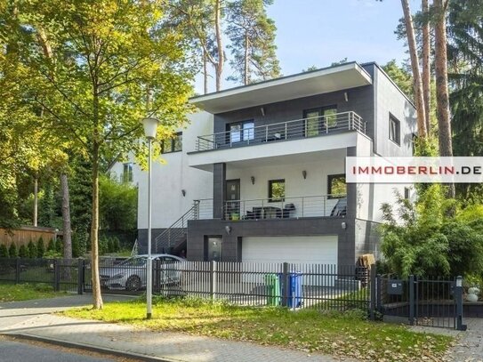 IMMOBERLIN.DE - Exzellentes Einfamilienhaus mit Villenflair, Sonnenterrassen, Balkon & Garage in sehr familiärer Lage