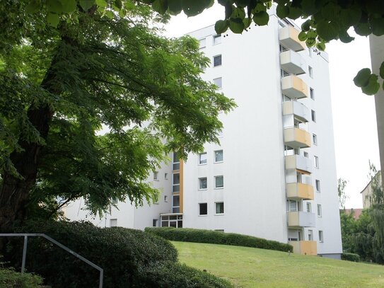 Sanierte 4 Zimmer Wohnung mit Balkon, Barrierefrei