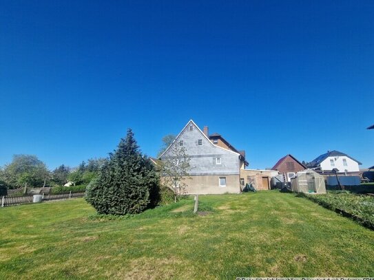 Schönes ebenes Grundstück in Leukersdorf mit altem Haus