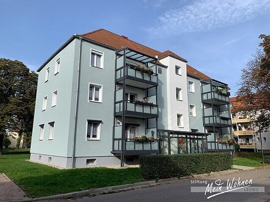 Kleine, seniorengerechte 2-Raum-Wohnung mit Balkon und Lift