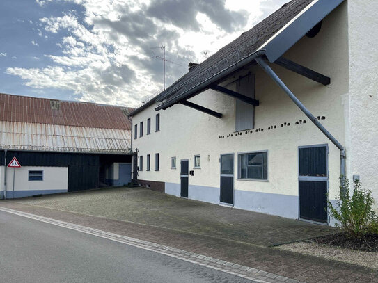 Bauernhaus mit Nebengebäude in Duppach