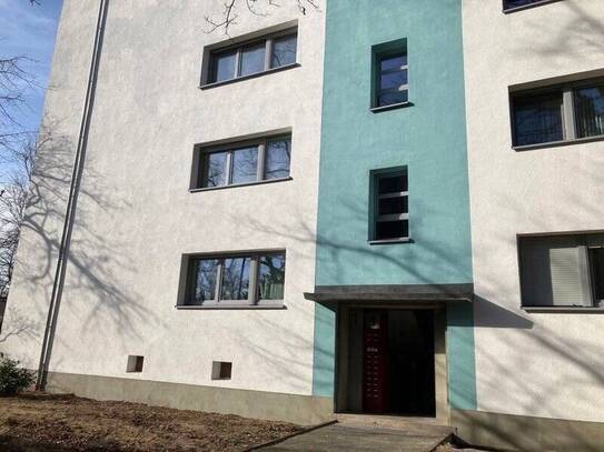 Große 4 Zimmerwohnung mit Balkon