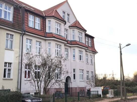 Großzügige 2-Zimmer-Dachgeschosswohnung