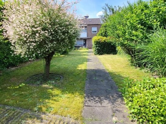 Reihenmittelhaus in zentraler Lage von Langenfeld-Immigrath * 4 Zi * ca. 103,58 m² Wfl. * Tageslicht Wannenbad * Einz...