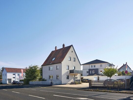 Dreifamilienhaus mit Einliegerwohnung + liebevollen Garten in Eckental