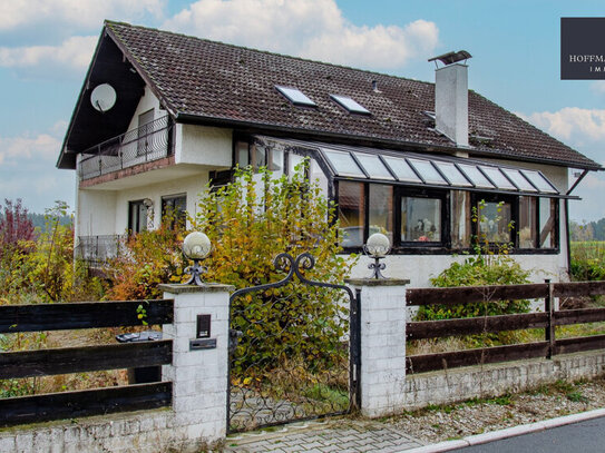 Renovierungsbedürftiges Einfamilienhaus mit großem Grundstück in ländlicher Lage