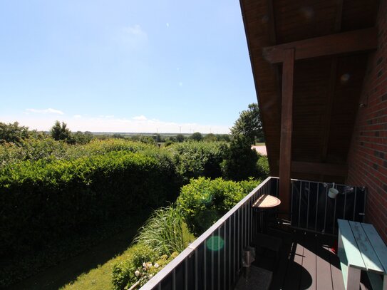 Helle Maisonette-Wohnung mit traumhaftem Ausblick auf die nordfriesische Marsch!