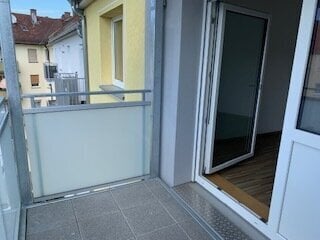 Nähe U-Bahnhaltestelle N-Frankenstraße: Ruhige, fein sanierte, kleine Drei-Zimmer-Wohnung mit schönem Balkon!