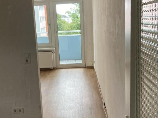 Apartment mit Loggia, wenige Gehminuten zum Stadtwald und Schillerpark in Völklingen, Nordring 75