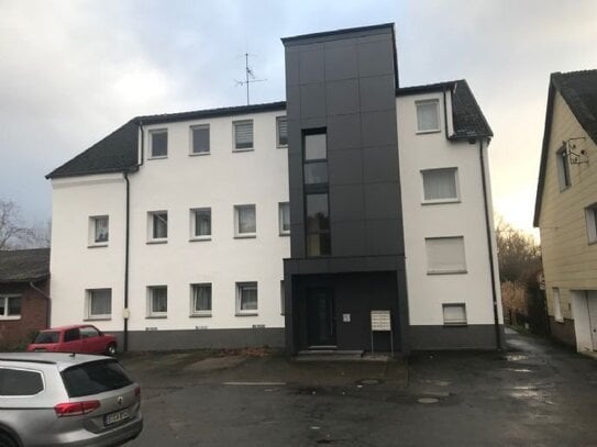 Moderne 2-Zimmer-Wohnung frisch renoviert mit Einbauküche......