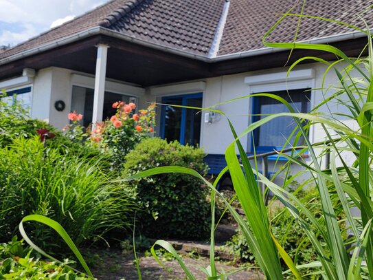 Einfamilienhaus mit Keller und Carport in ruhiger Lage