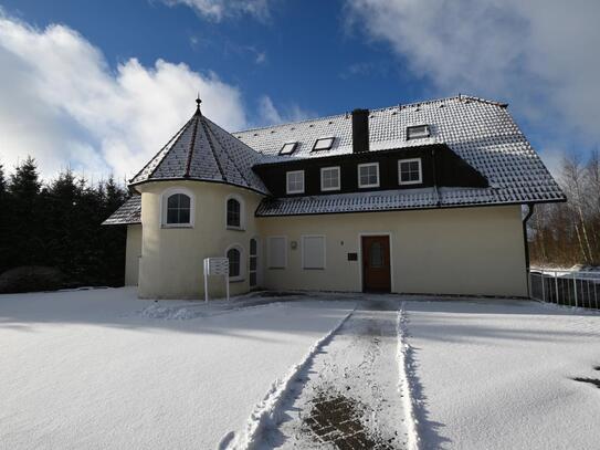 Idyllisch gelegene 1,5-Zimmer-Wohnung mit Terrasse