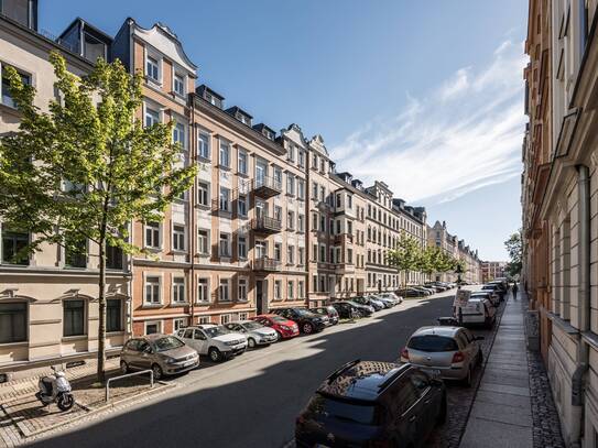 Gemütliche Dachgeschosswohnung mit Einbauküche in Schloßchemnitz