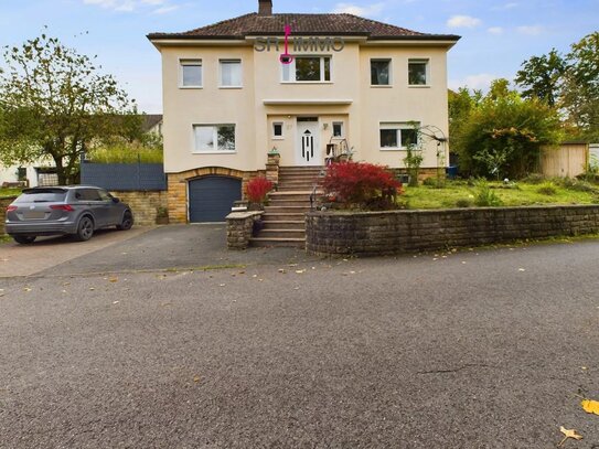 Stattliches Haus mit schönem großem Garten in ruhiger Nebenstraße