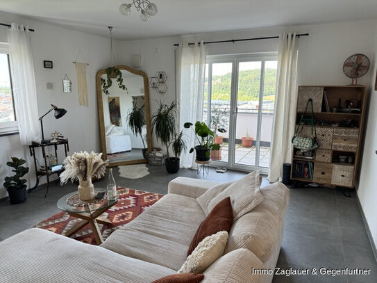 Gehobene Penthouse-Wohnung mit Weitblick über Deggendorf am Stadtrand