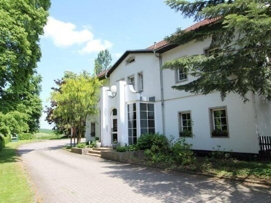 Geschäftsübergabe eines der größten und stilvollsten Gastro-und Hotelbetriebe im Raum Gera geplant.