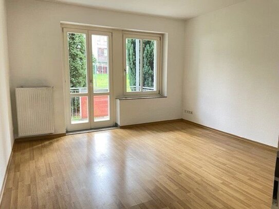 +++ HELLE WOHNUNG MIT SÜDBALKON AUF EINER RUHIGEN NEBENSTRASSE +++