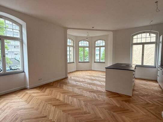 Wohnen Sie im denkmalgeschützten" Kronenhaus" ! Erstbezug mit exklusiver Ausstattung...