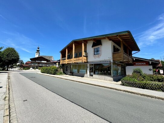 Zentrumsnahes Wohnhaus mit Gewerbe (oder Wohnen) im EG und Garage