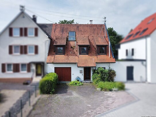 Charmantes Doppelhaus mit Potenzial! Ihr Traumhaus zum Renovieren.