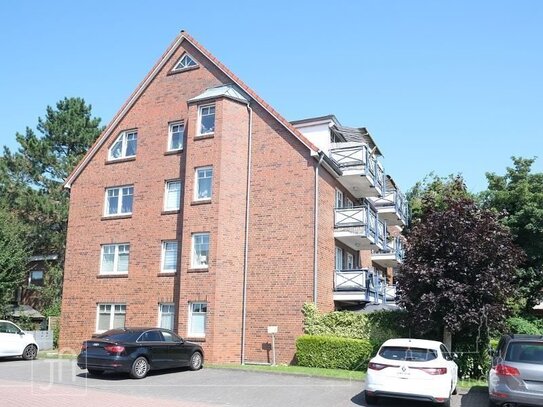 Helle, freundliche Dachgeschosswohnung mit Stellplatz - zentrale Innenstadtlage