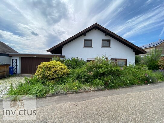 Einfamilienhaus mit beeindruckender Aussicht in ländlicher Idylle mit Doppelgarage