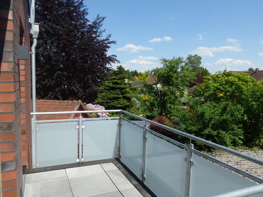 Obergeschosswohnung in zweiter Reihe zur Alexanderstraße mit Blick ins Grüne