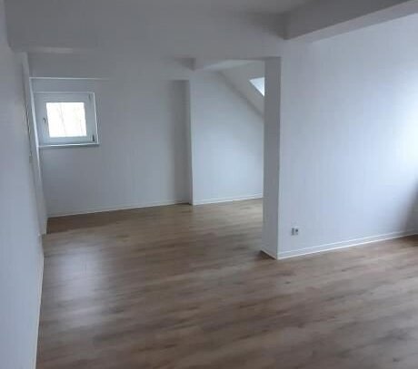 3 Zimmer neu renoviert