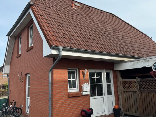 Schickes gepflegtes Einfamilienhaus mit Carport (reserviert)