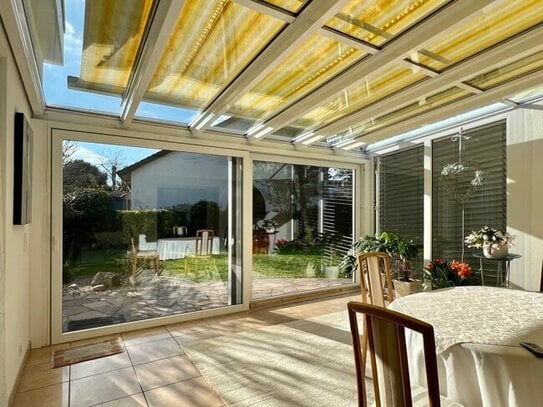 Großzügig Wohnen im Bungalow mit wunderschönen Garten