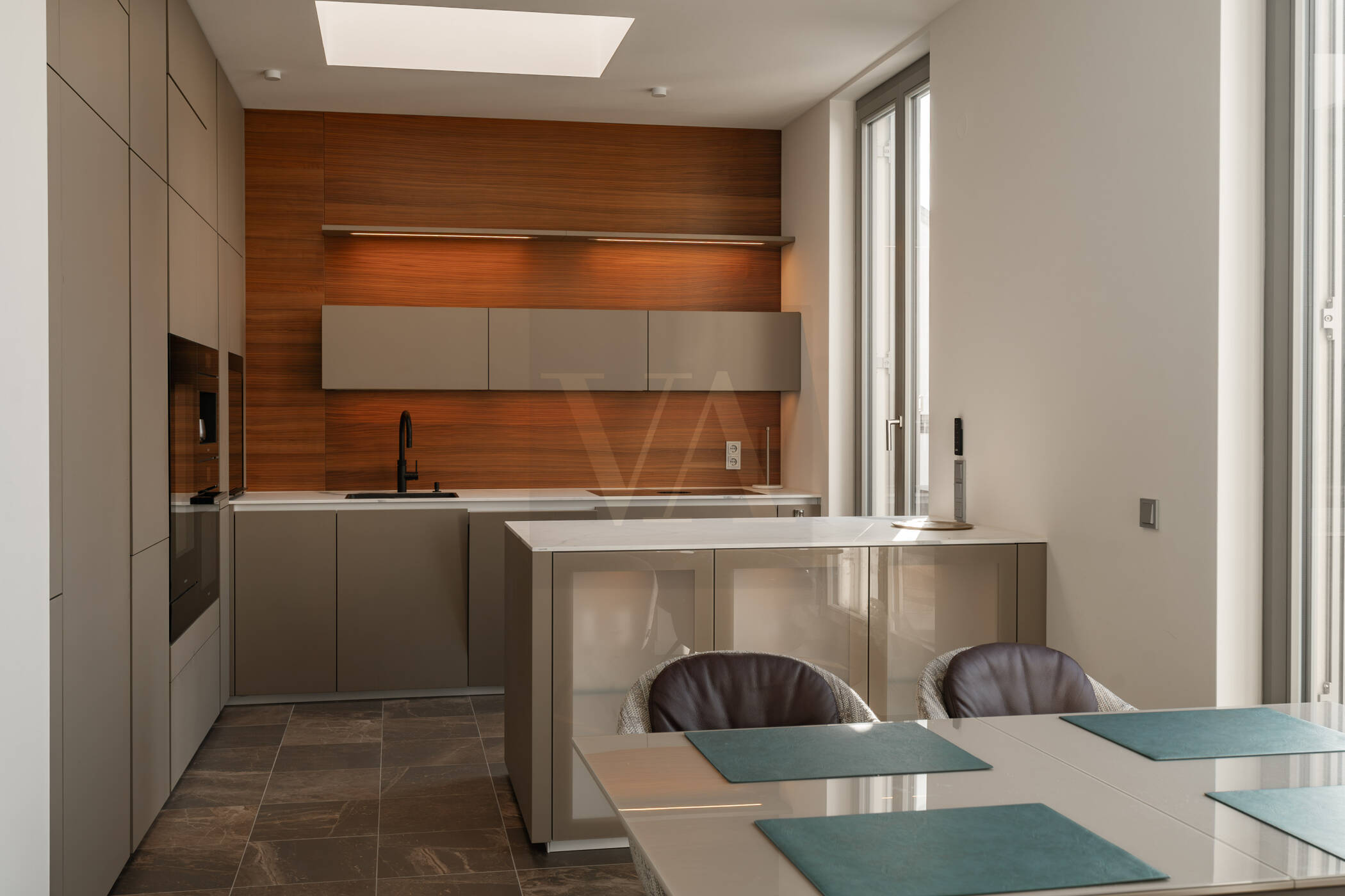 Spree-Penthouse mit 86 m² Terrasse und Wasserblick – Exklusiver Rückzugsort nahe dem Tiergarten - Photo 1